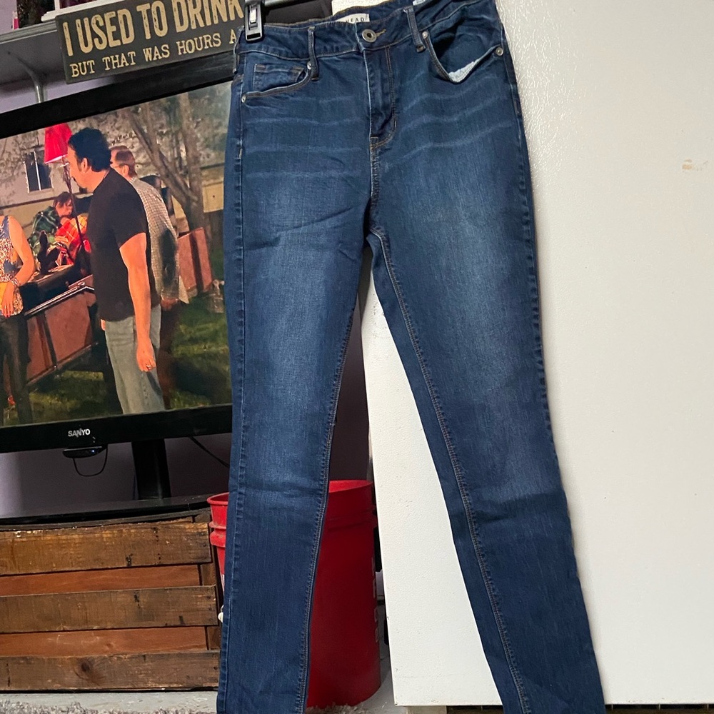 Womens, juniors Bullhead Denim jeans.